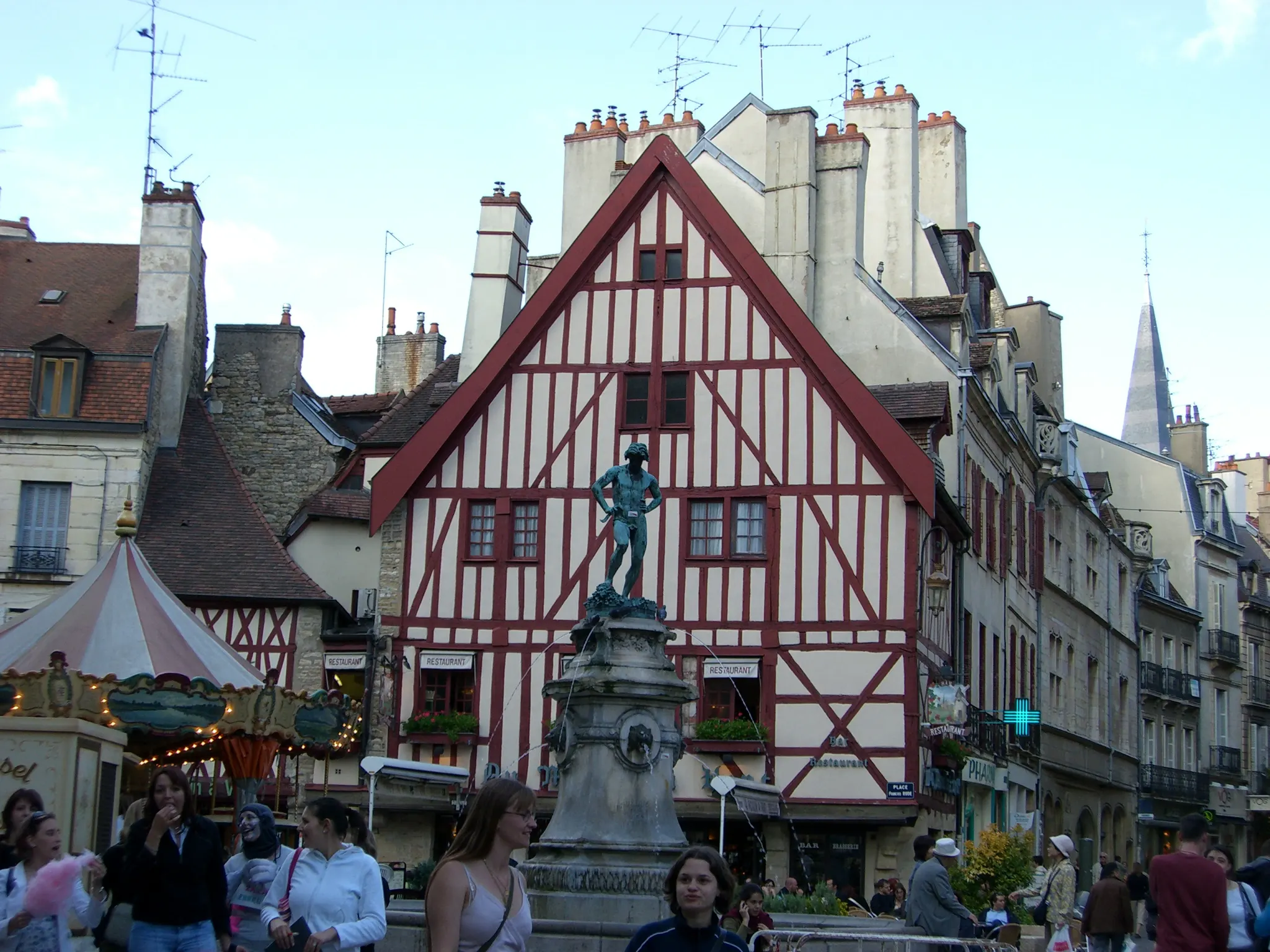 2006 Jun - Place du Bareuzai - Dijon